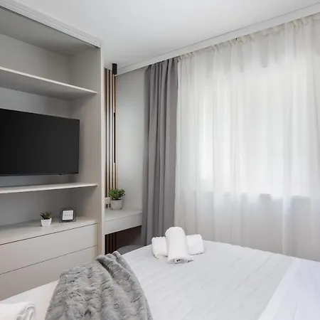 A&n Luxury * マカルスカ