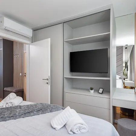 A&n Luxury マカルスカ