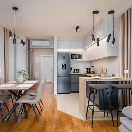 A&n Luxury * マカルスカ